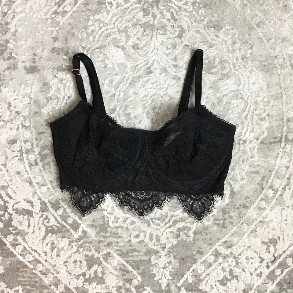 Victoria’s Secret Unlined Uplift Balconette Bra